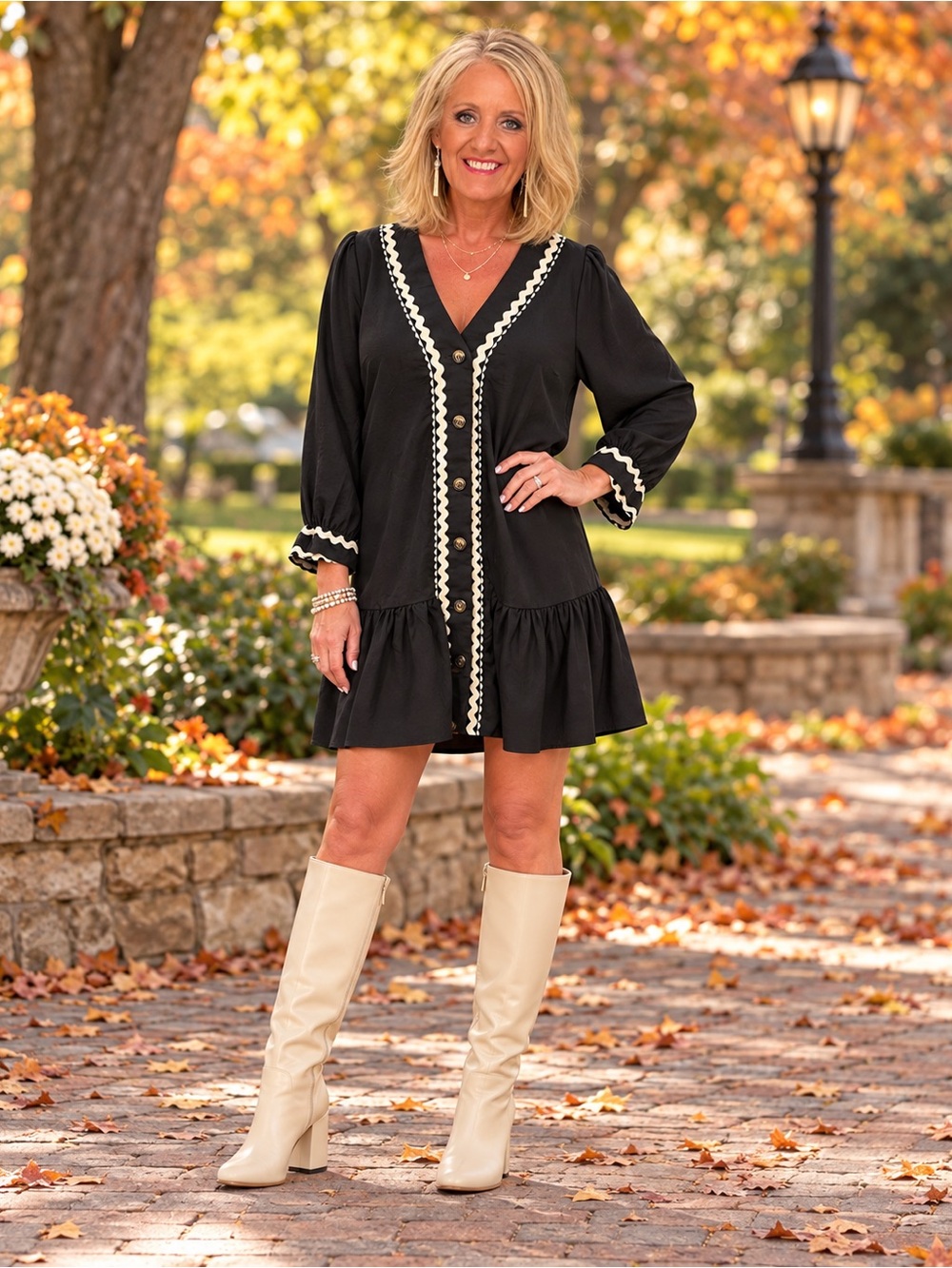 entro Black Mini Dress with Cream Scallop Trim medium